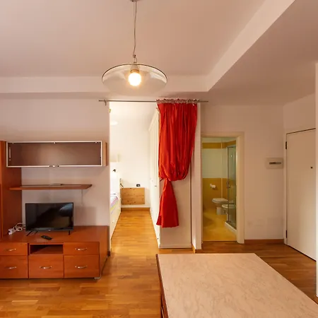 Housmart Milazzo 5 *