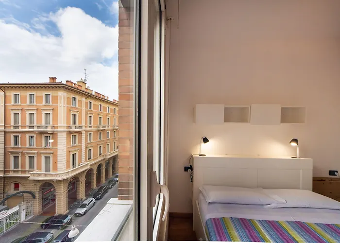 Housmart Milazzo 5 * بولونيا