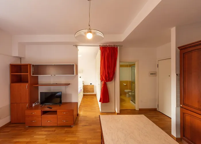 Housmart Milazzo 5 *