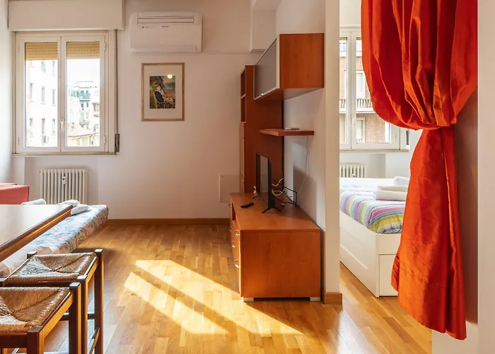 Housmart Milazzo 5 * Болонья