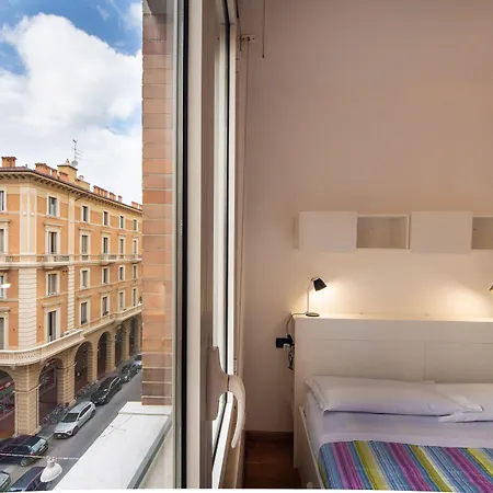 Housmart Milazzo 5 * Bolonia